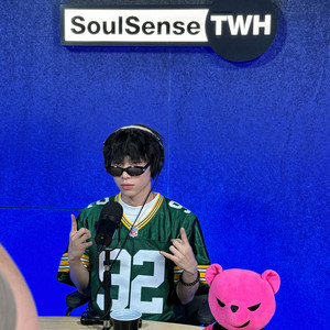 宝贝c我想摸你奶让我揉揉说说
