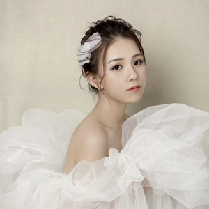 宝贝c我想摸你奶让我揉揉说说
